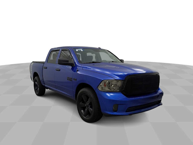 2018 RAM 1500 Express 4x4 Crew Cab 57 Box